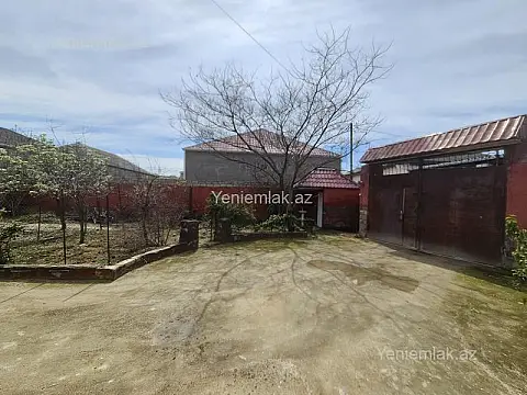 Satılır 5 otaqlı həyət evi 200 m²