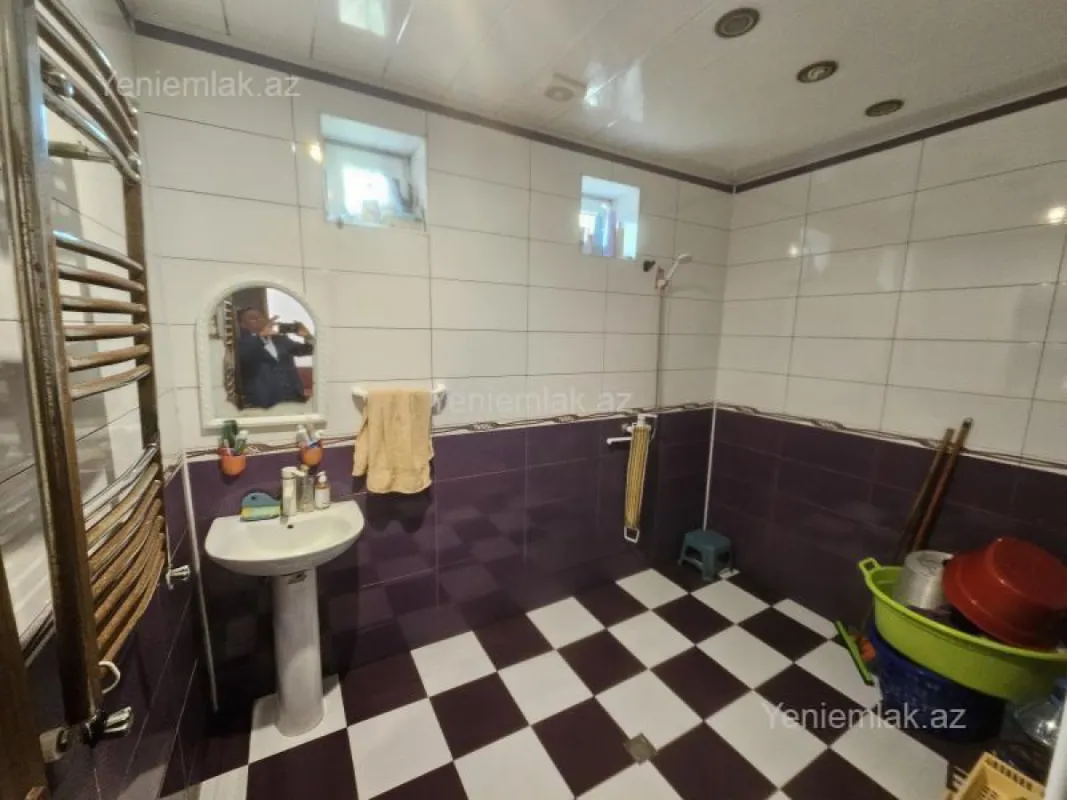 Satılır 5 otaqlı həyət evi 200 m²