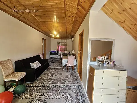 Satılır 5 otaqlı həyət evi 200 m²