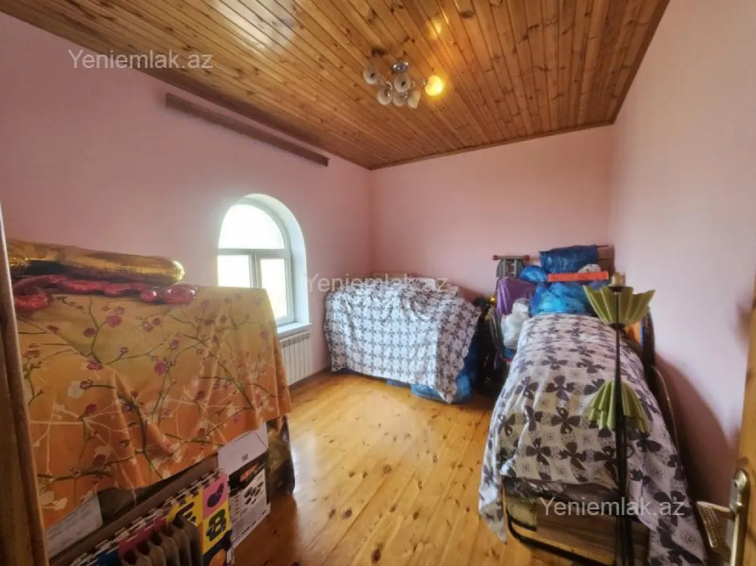Satılır 5 otaqlı həyət evi 200 m²