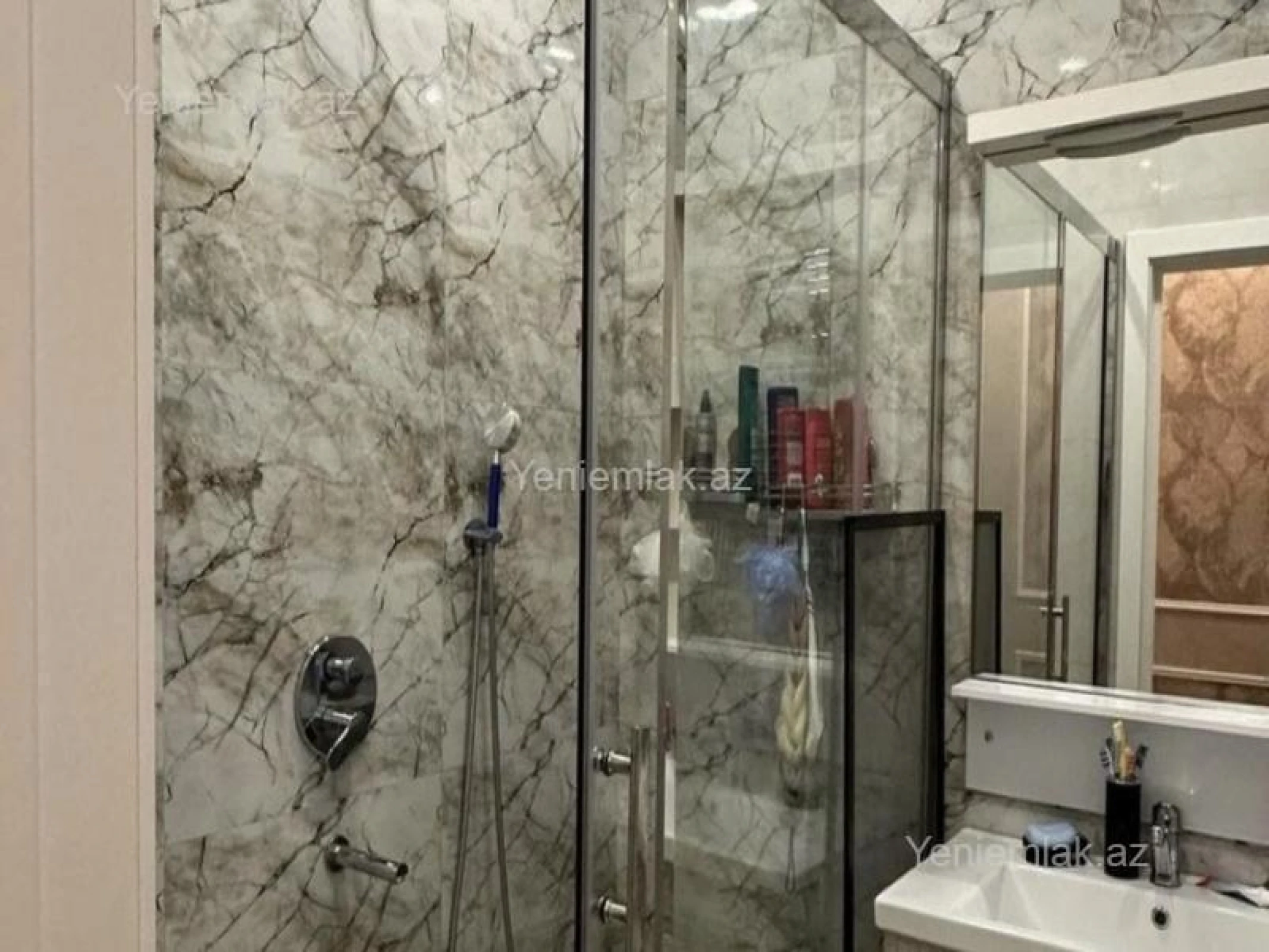 Satılır 3 otaqlı yeni tikili 105 m²