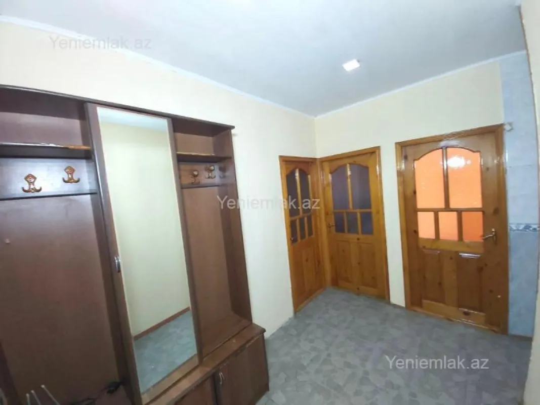 Satılır 3 otaqlı köhnə tikili 80 m²