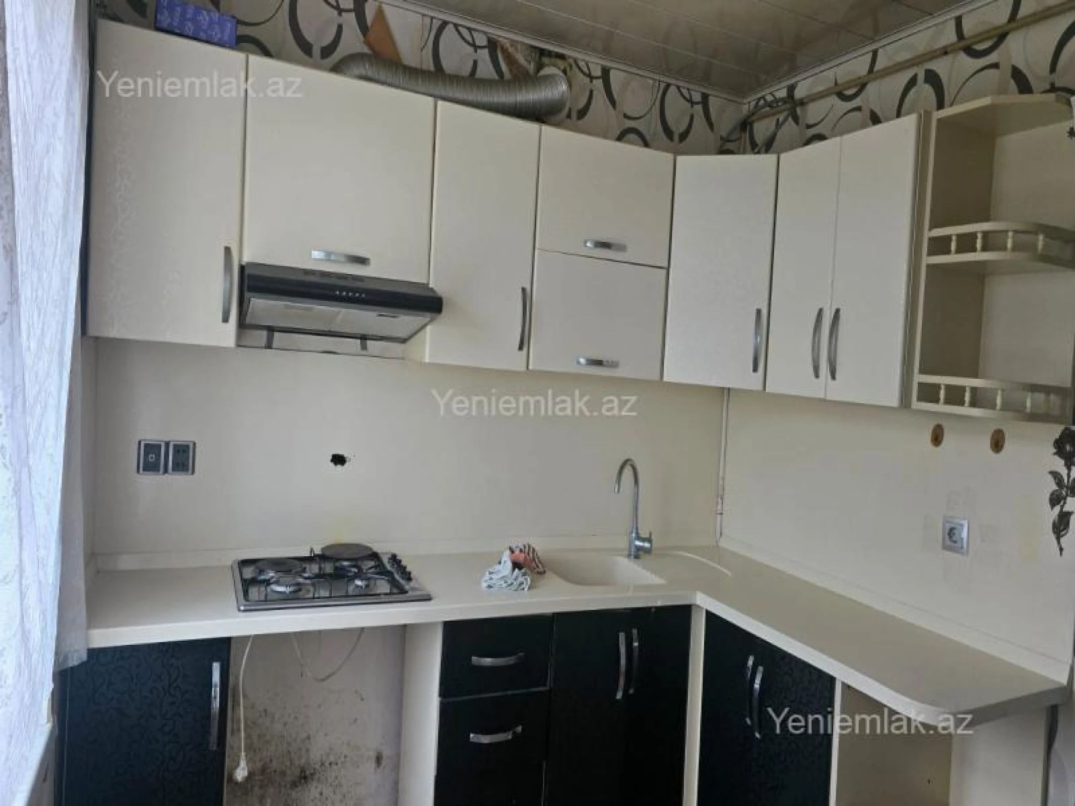 Satılır 2 otaqlı köhnə tikili 52 m²