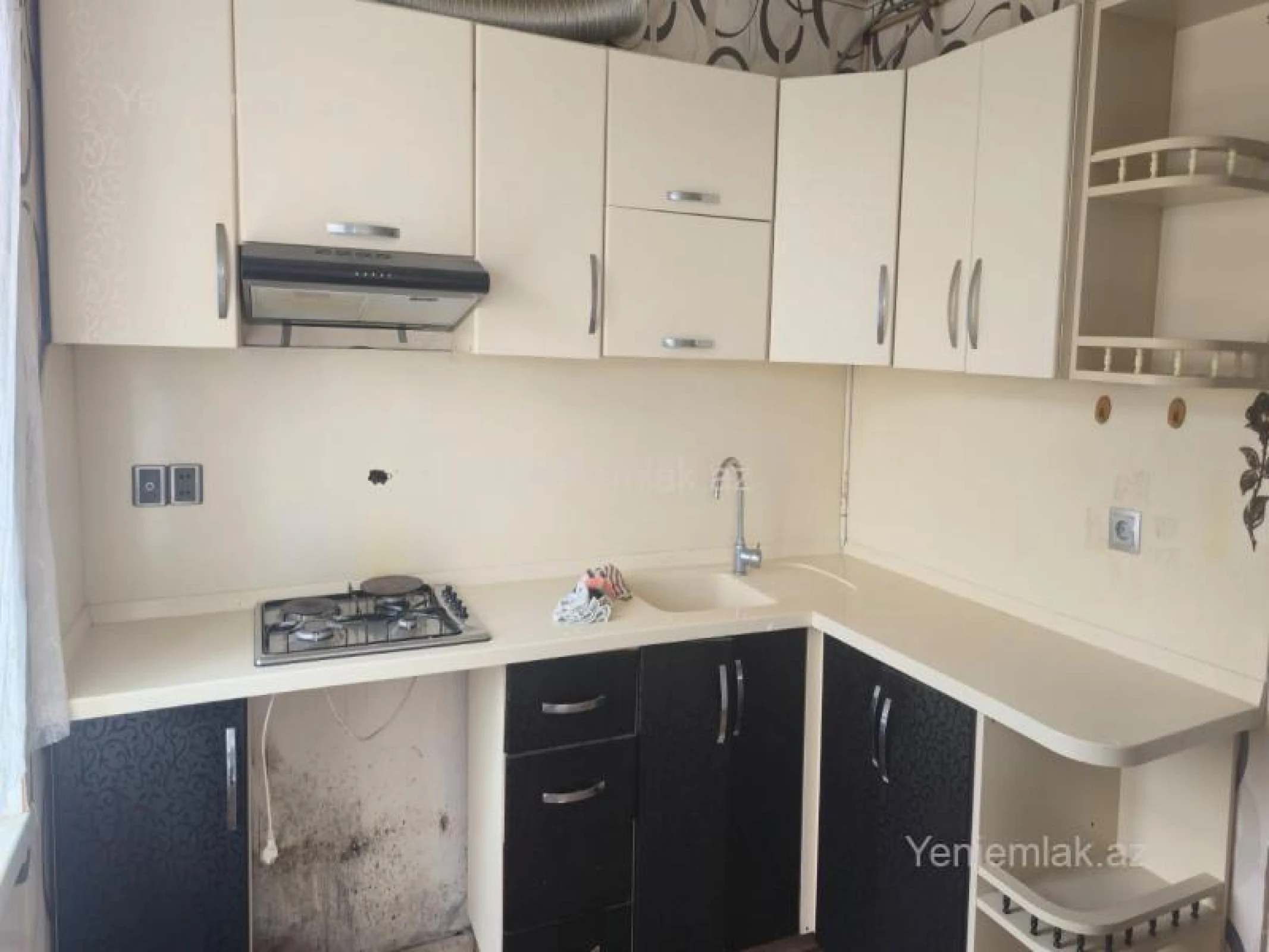 Satılır 2 otaqlı köhnə tikili 52 m²