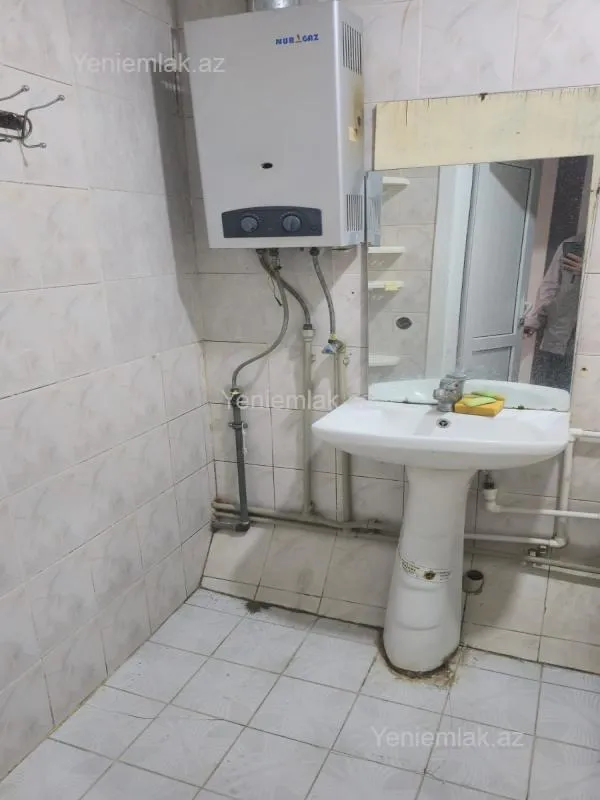 Satılır 2 otaqlı köhnə tikili 52 m²
