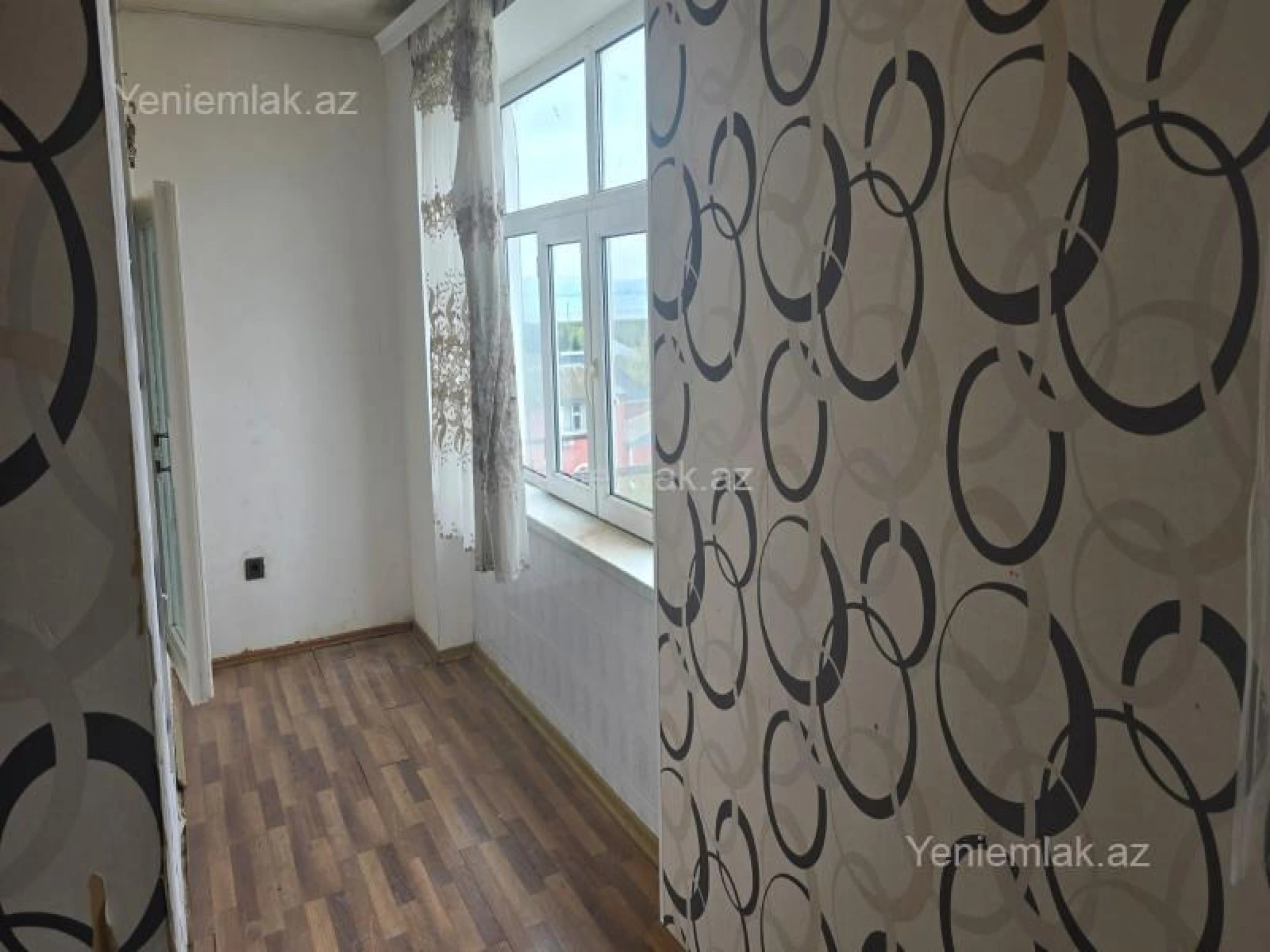 Satılır 2 otaqlı köhnə tikili 52 m²
