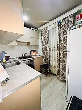 Satılır 2 otaqlı köhnə tikili 45 m²