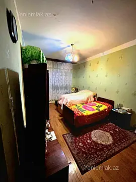 Satılır 4 otaqlı köhnə tikili 120 m²