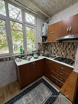 Satılır 3 otaqlı köhnə tikili 50 m²