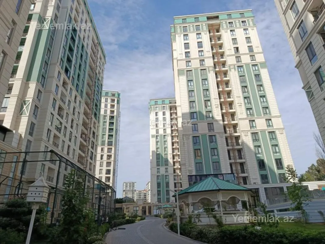 Satılır 4 otaqlı yeni tikili 175 m²