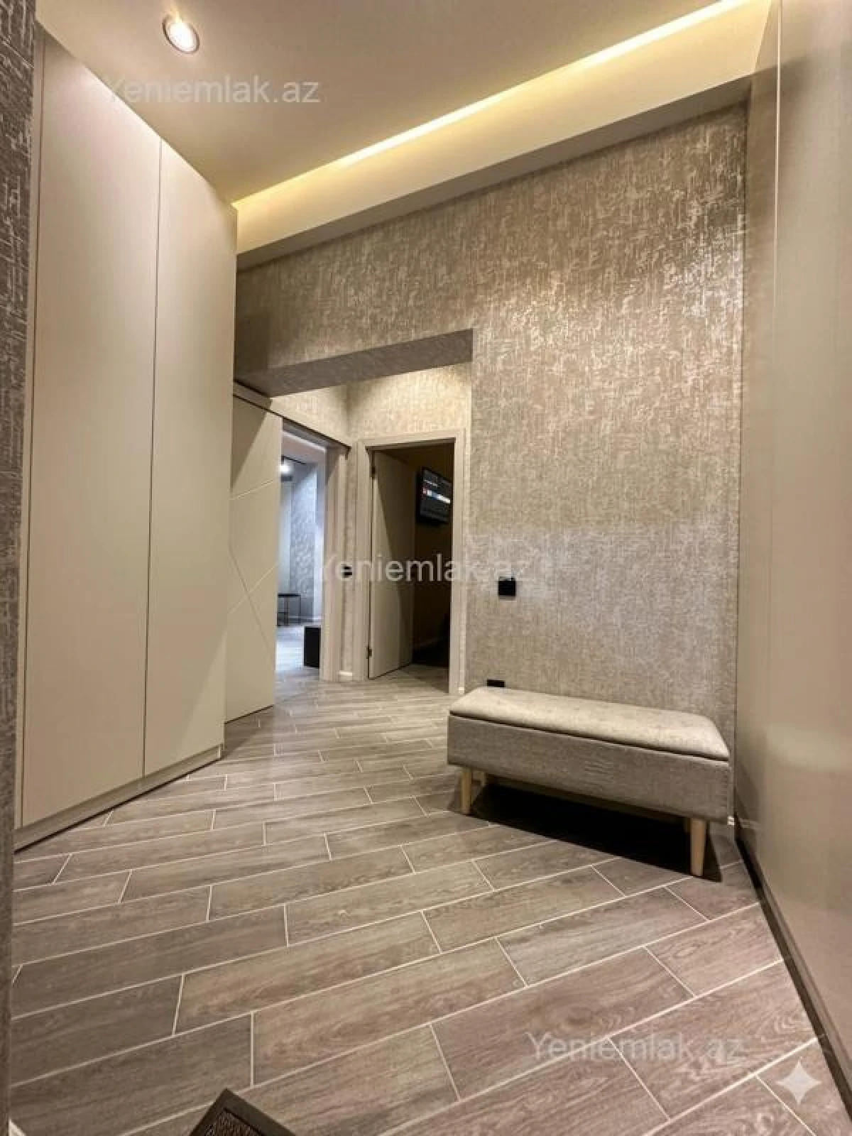 Satılır 2 otaqlı yeni tikili 70 m²