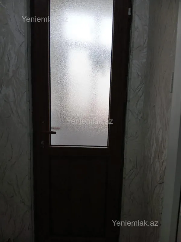 Satılır 4 otaqlı köhnə tikili 100 m²