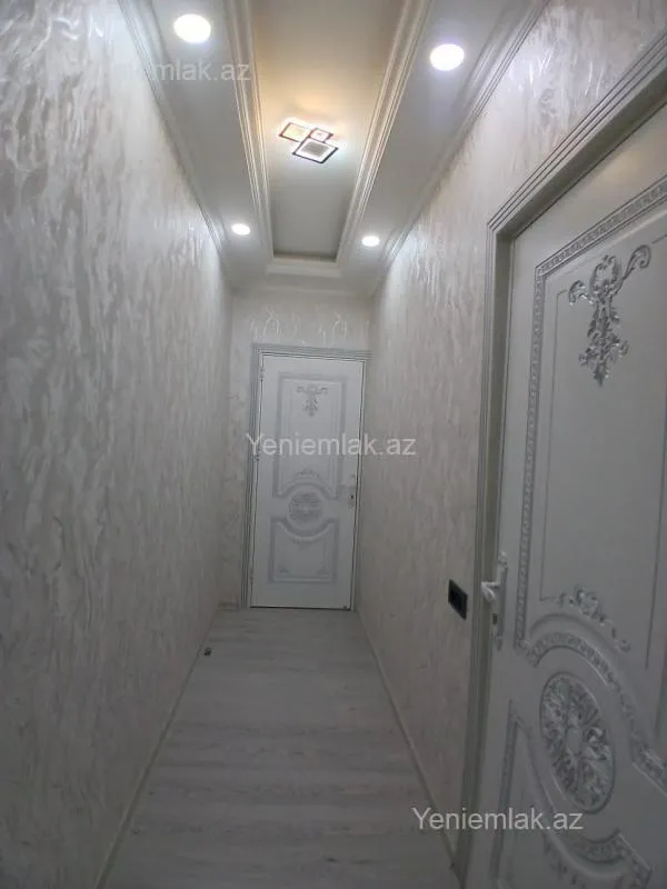 Satılır 4 otaqlı köhnə tikili 100 m²