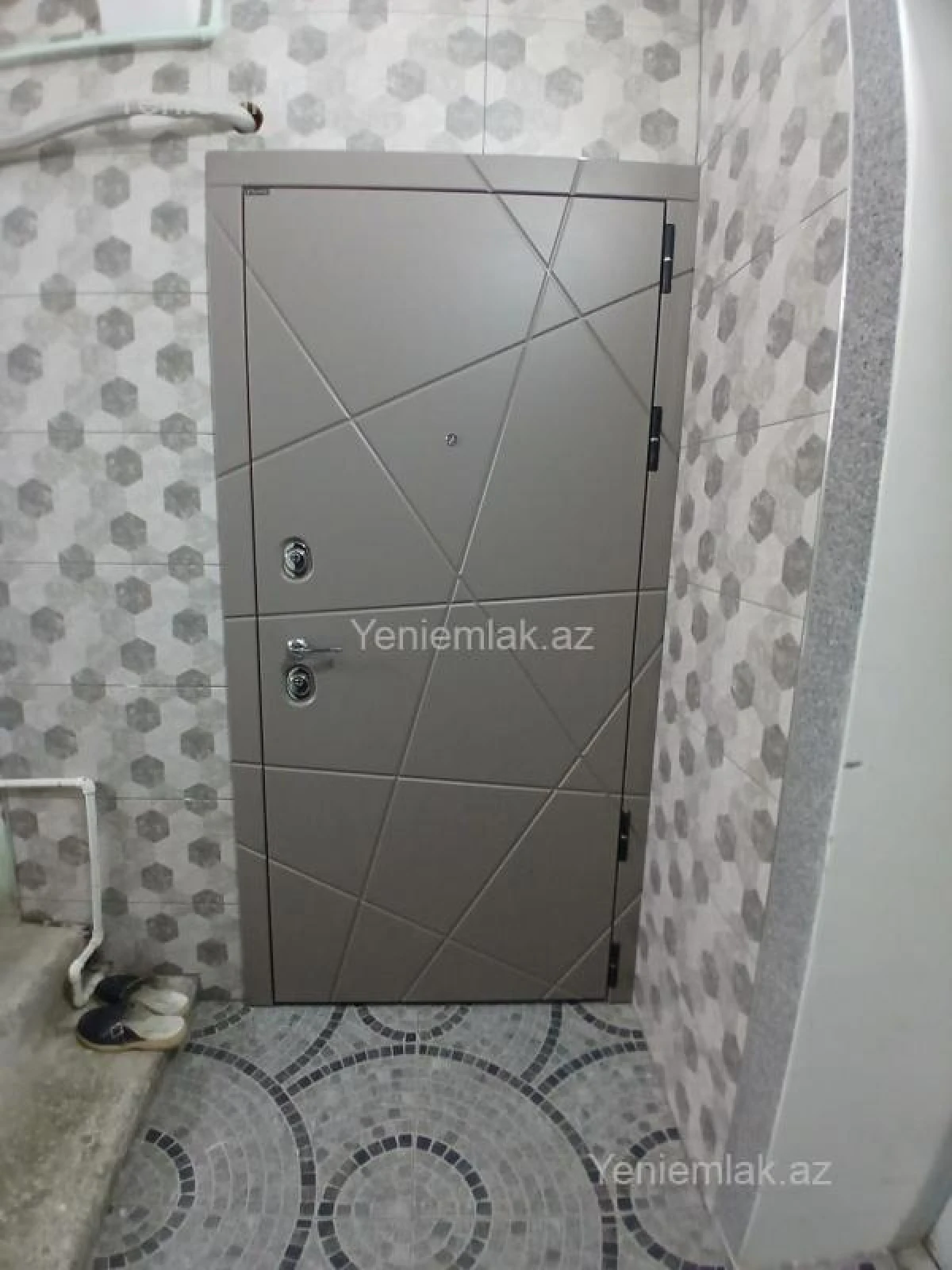 Satılır 4 otaqlı köhnə tikili 100 m²