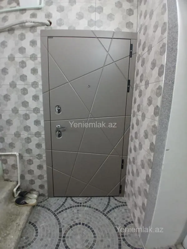 Satılır 4 otaqlı köhnə tikili 100 m²
