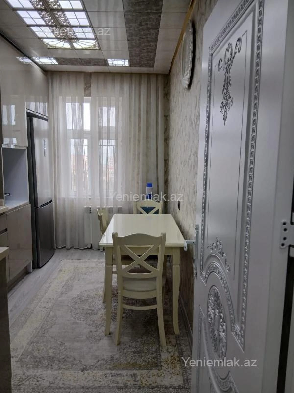 Satılır 4 otaqlı köhnə tikili 100 m²