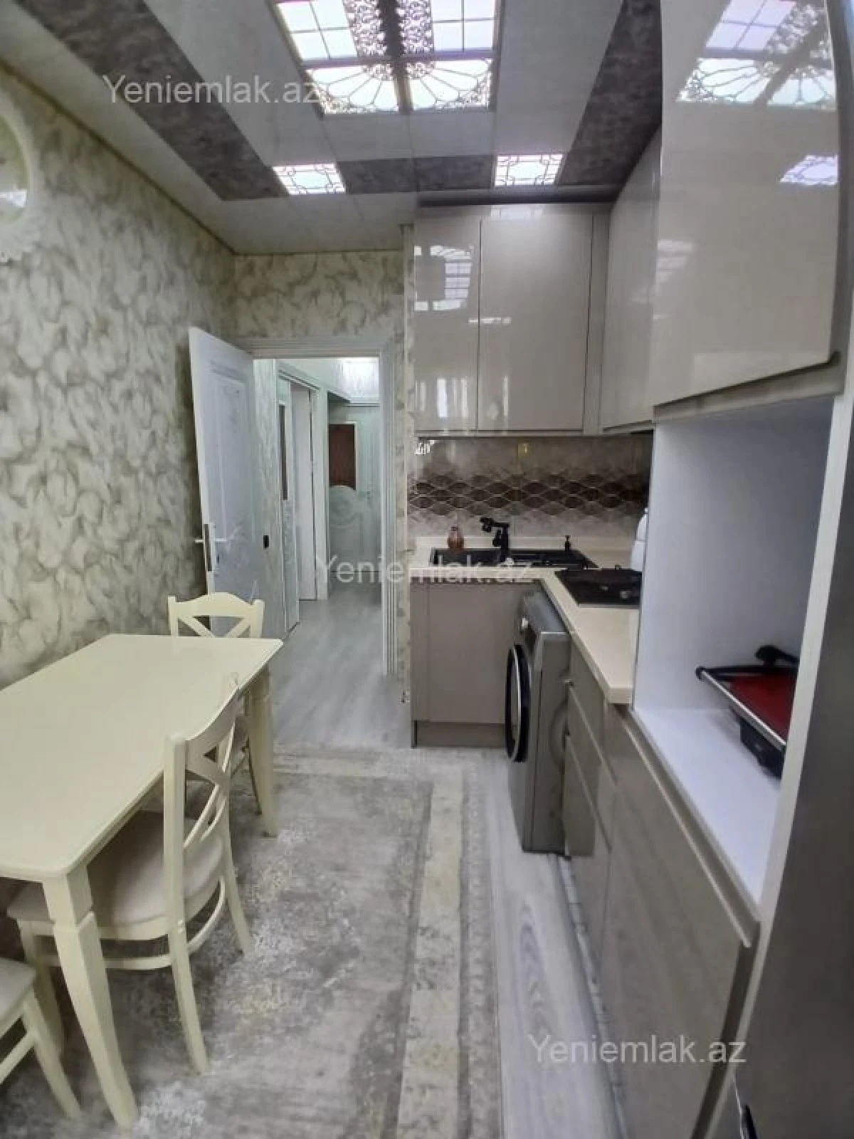 Satılır 4 otaqlı köhnə tikili 100 m²