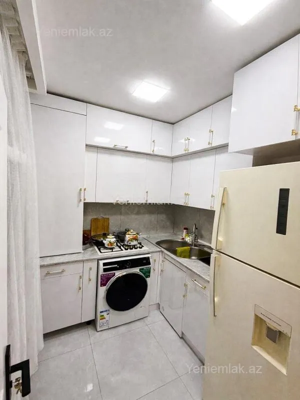 Satılır 3 otaqlı köhnə tikili 70 m²