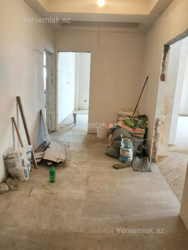 Satılır 3 otaqlı yeni tikili 130 m²