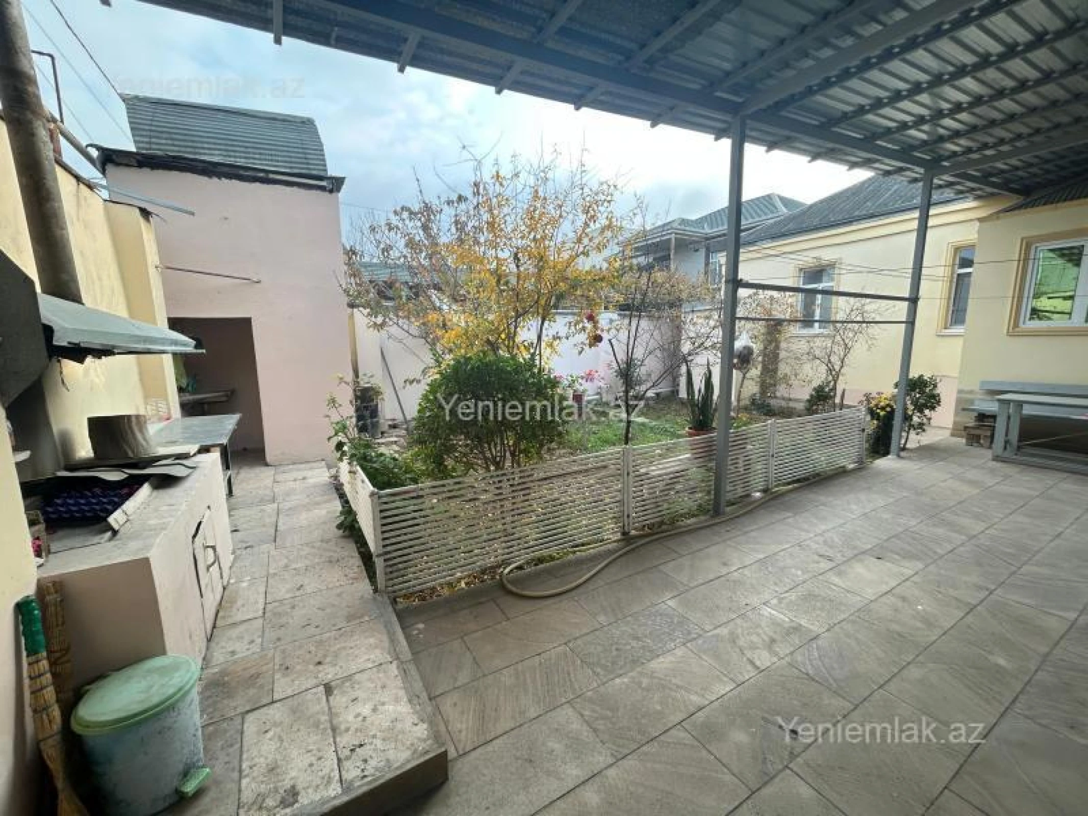 Satılır 5 otaqlı həyət evi 160 m²
