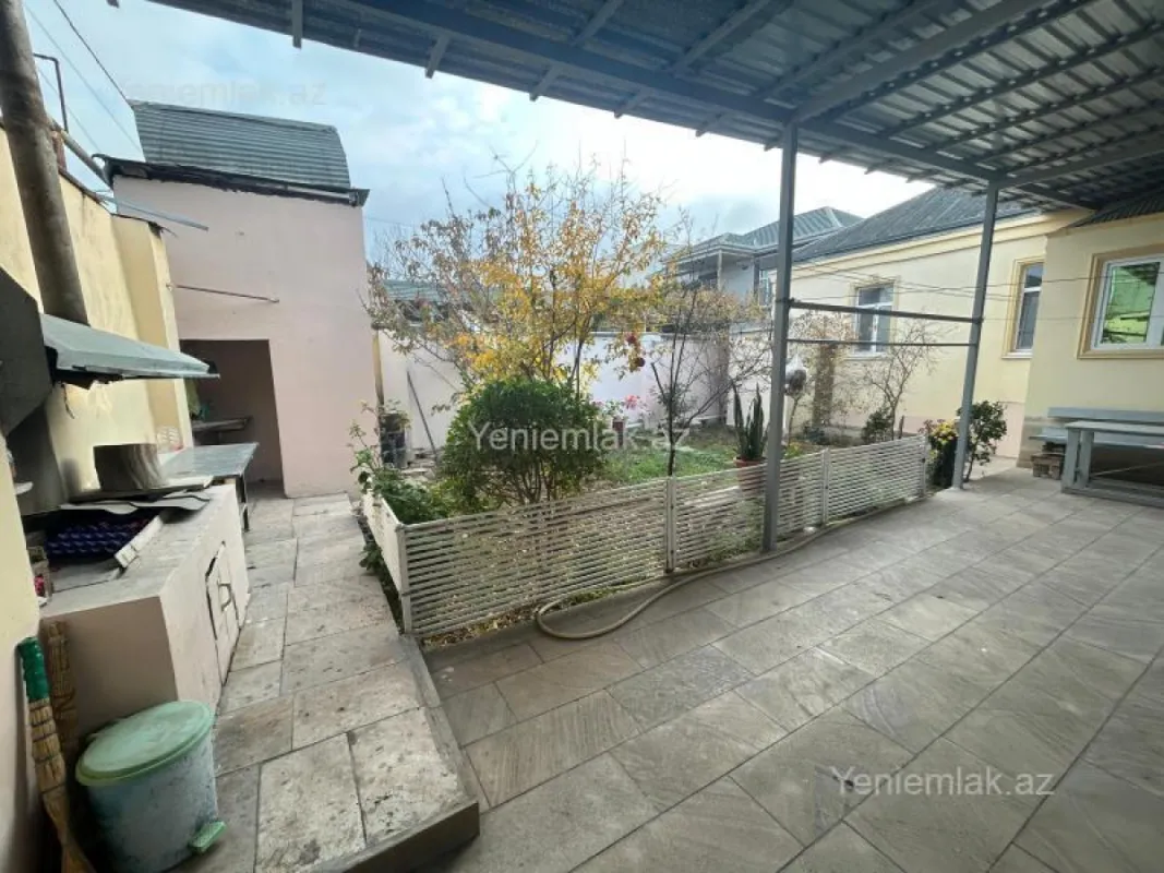 Satılır 5 otaqlı həyət evi 160 m²