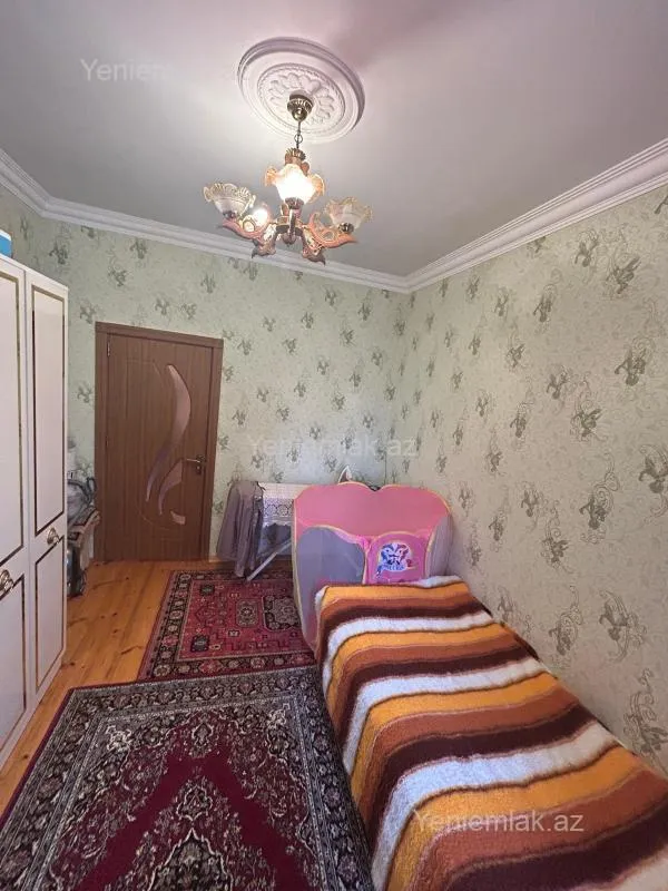 Satılır 5 otaqlı həyət evi 160 m²
