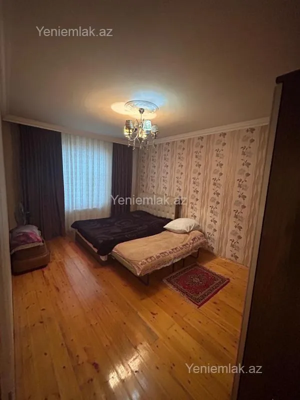 Satılır 5 otaqlı həyət evi 160 m²