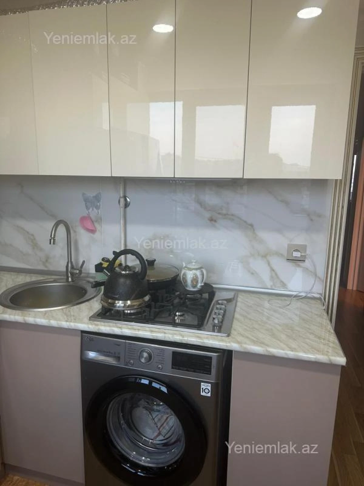 Satılır 3 otaqlı köhnə tikili 87 m²