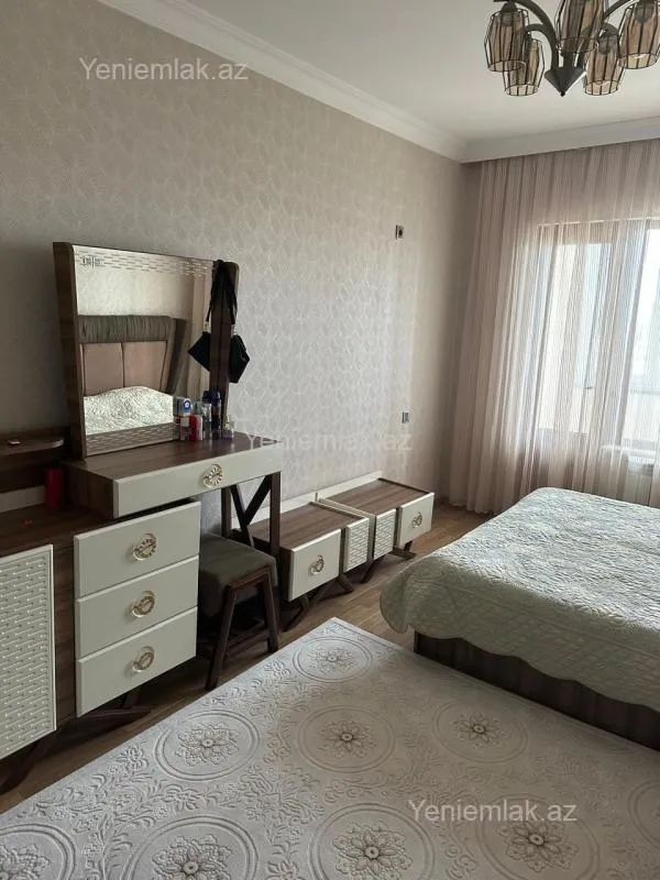 Satılır 3 otaqlı köhnə tikili 87 m²