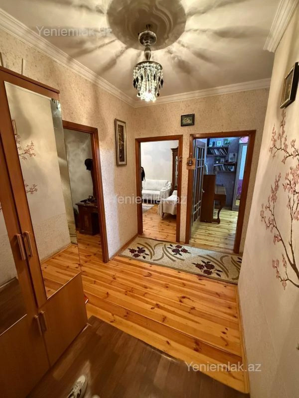 Satılır 3 otaqlı köhnə tikili 88 m²