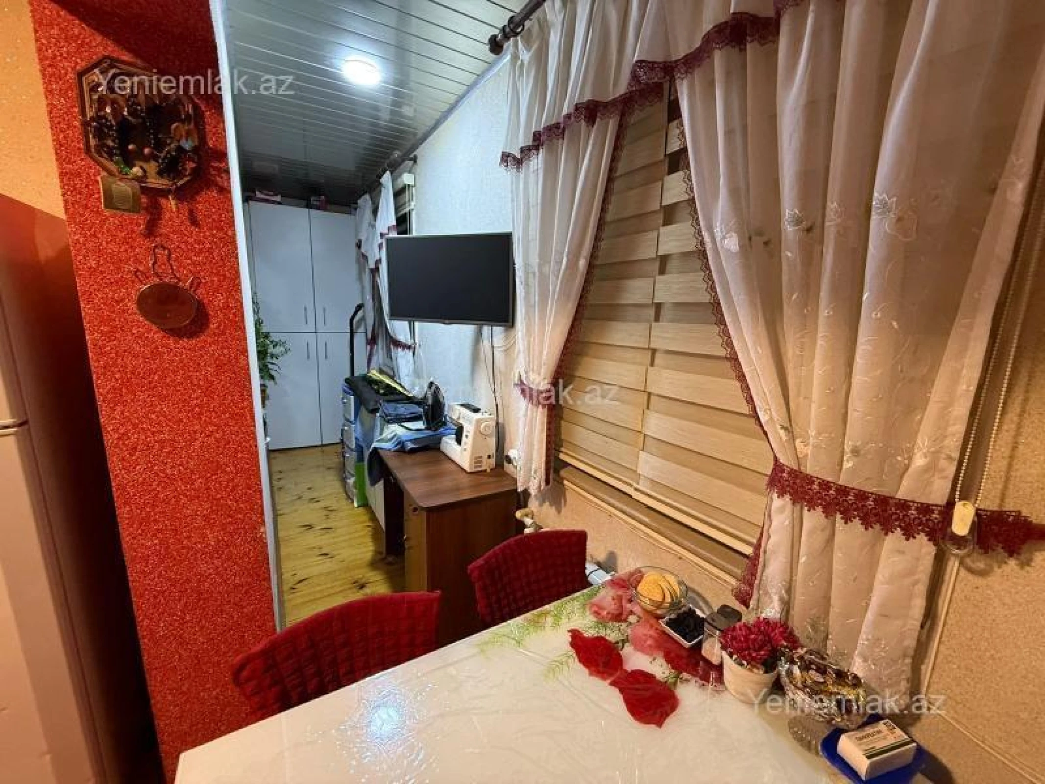 Satılır 3 otaqlı köhnə tikili 88 m²