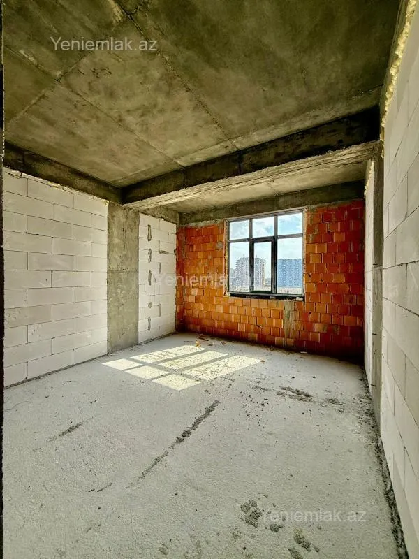 Satılır 2 otaqlı yeni tikili 82 m²