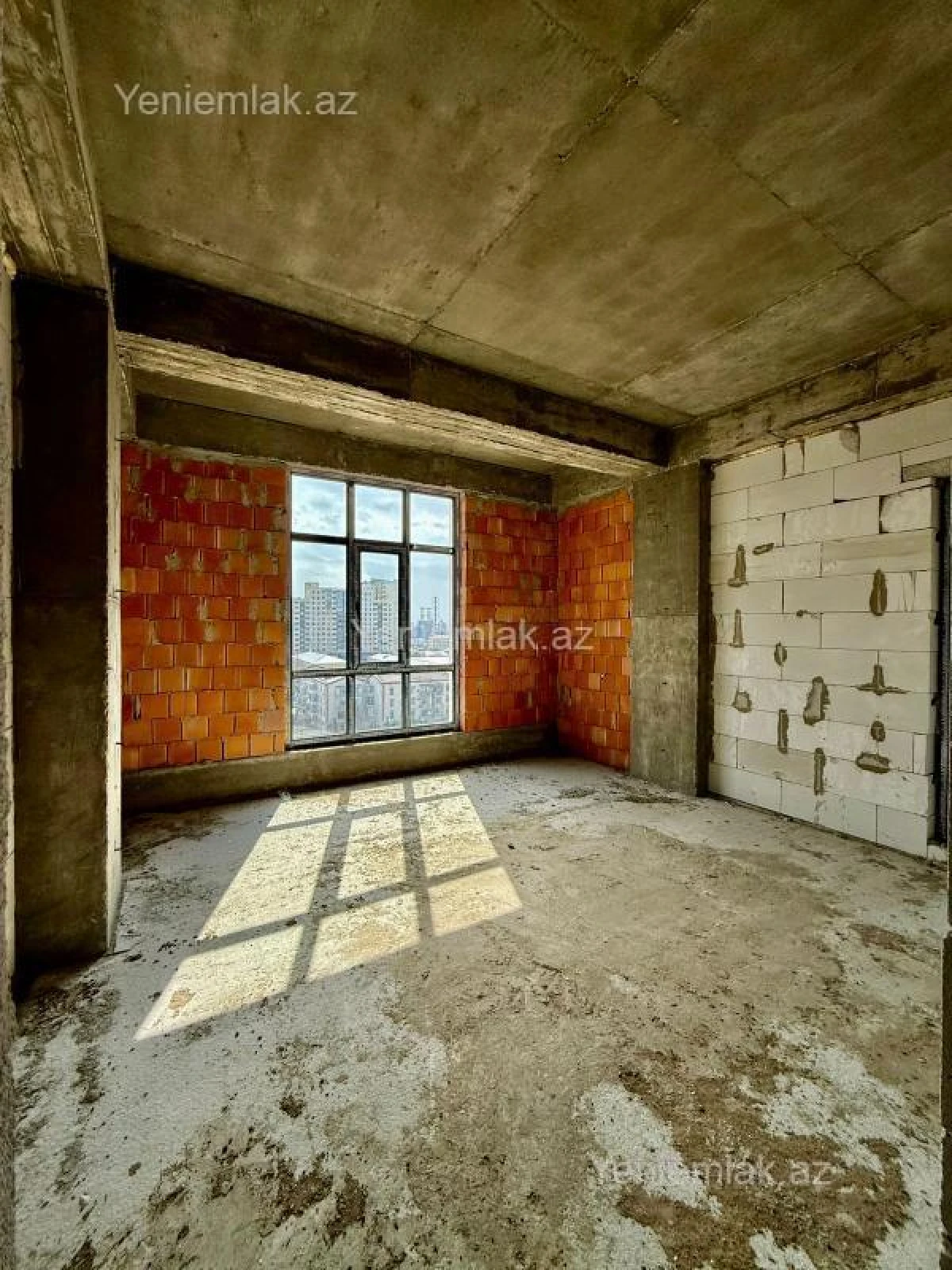 Satılır 2 otaqlı yeni tikili 82 m²