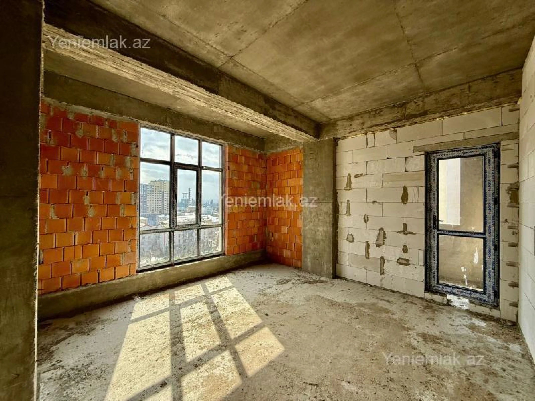 Satılır 2 otaqlı yeni tikili 82 m²