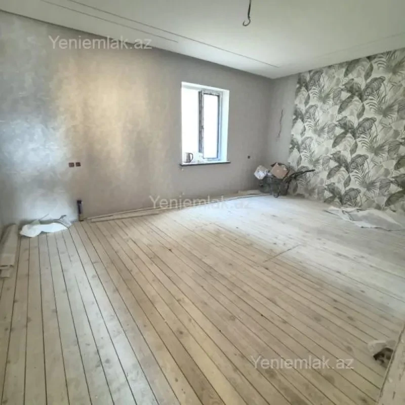 Satılır 5 otaqlı həyət evi 200 m²