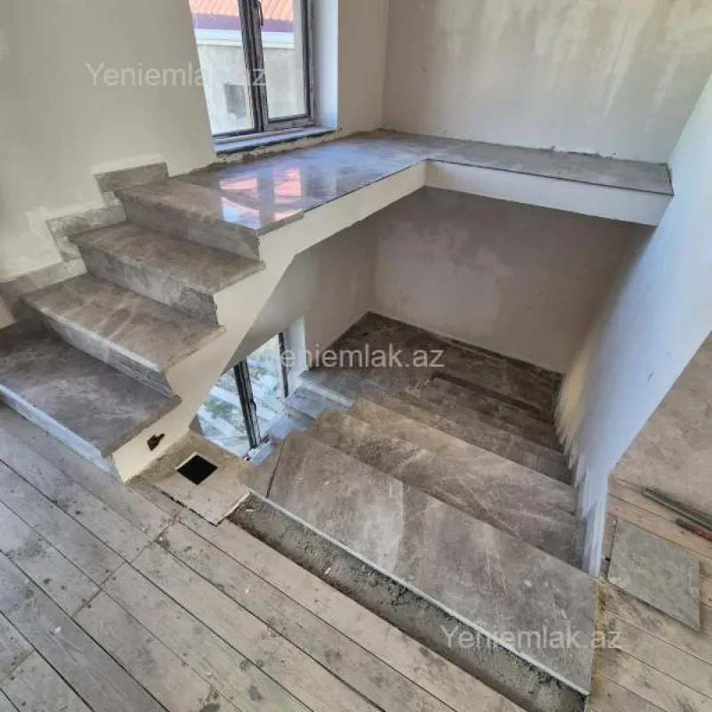 Satılır 5 otaqlı həyət evi 200 m²