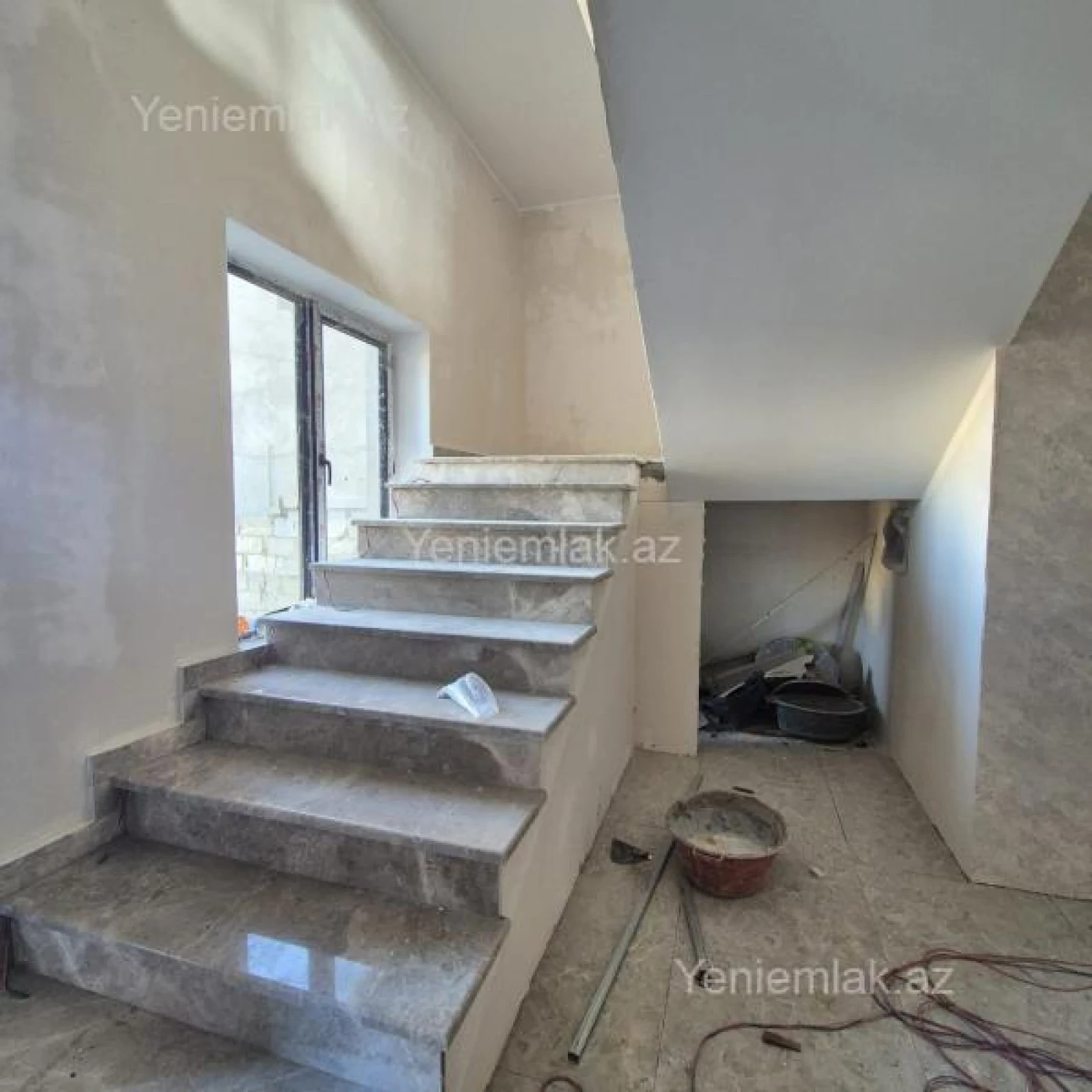 Satılır 5 otaqlı həyət evi 200 m²