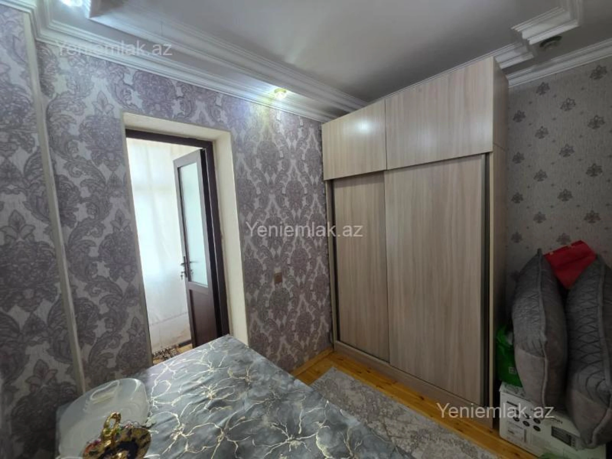 Satılır 2 otaqlı köhnə tikili 40 m²