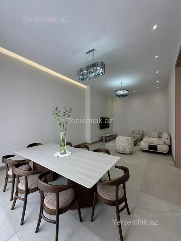 Satılır 4 otaqlı həyət evi 200 m²