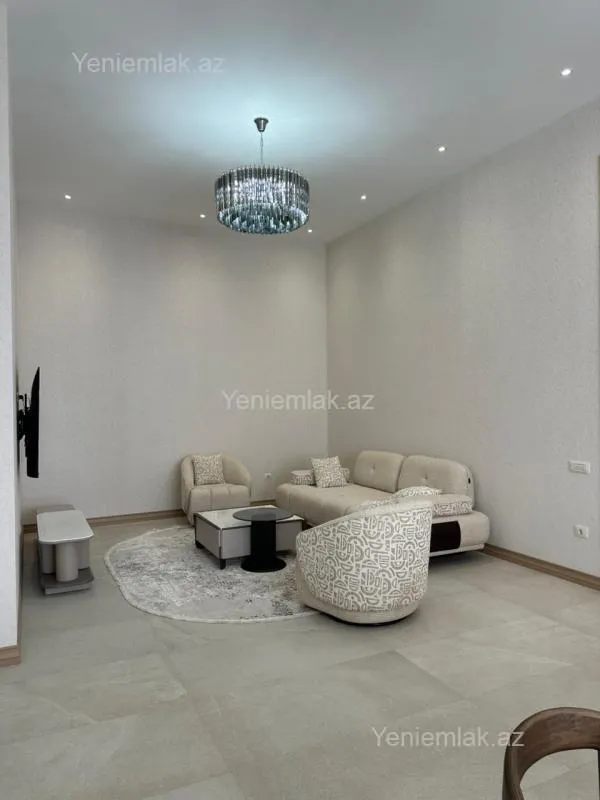 Satılır 4 otaqlı həyət evi 200 m²