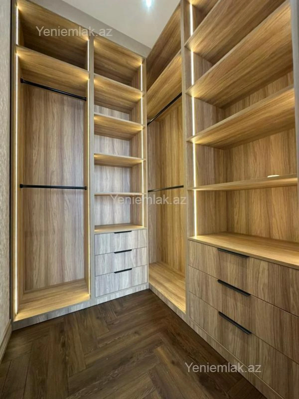 Satılır 4 otaqlı həyət evi 200 m²