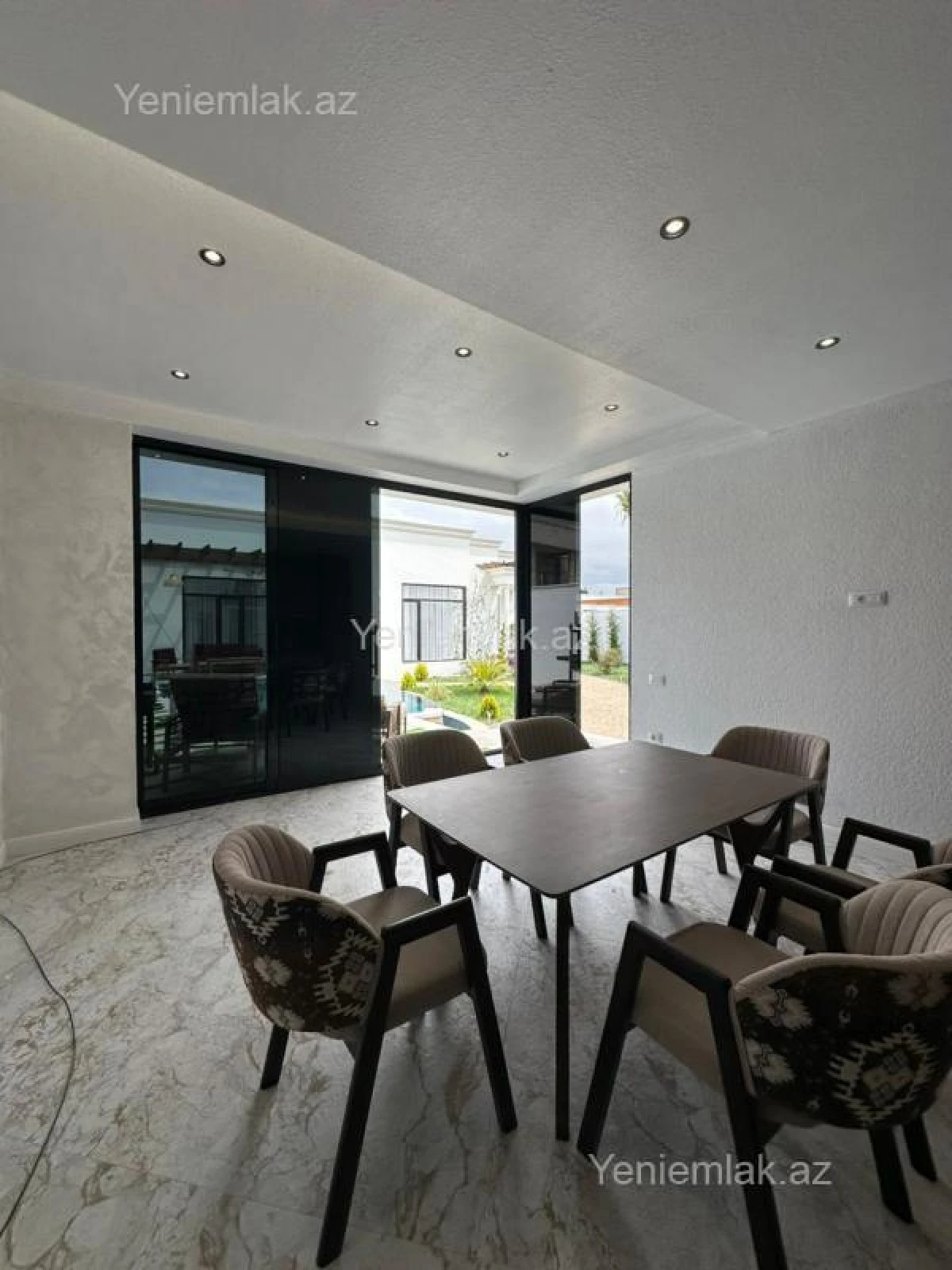 Satılır 4 otaqlı həyət evi 200 m²