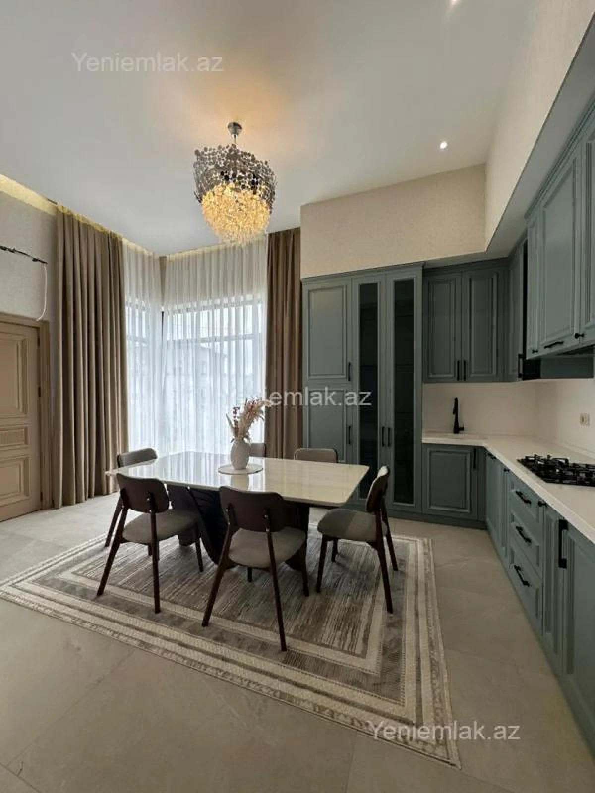 Satılır 4 otaqlı həyət evi 200 m²
