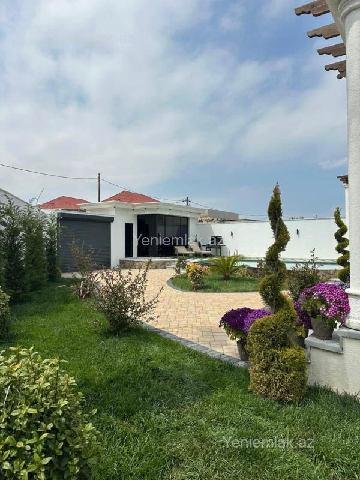 Satılır 4 otaqlı həyət evi 200 m²