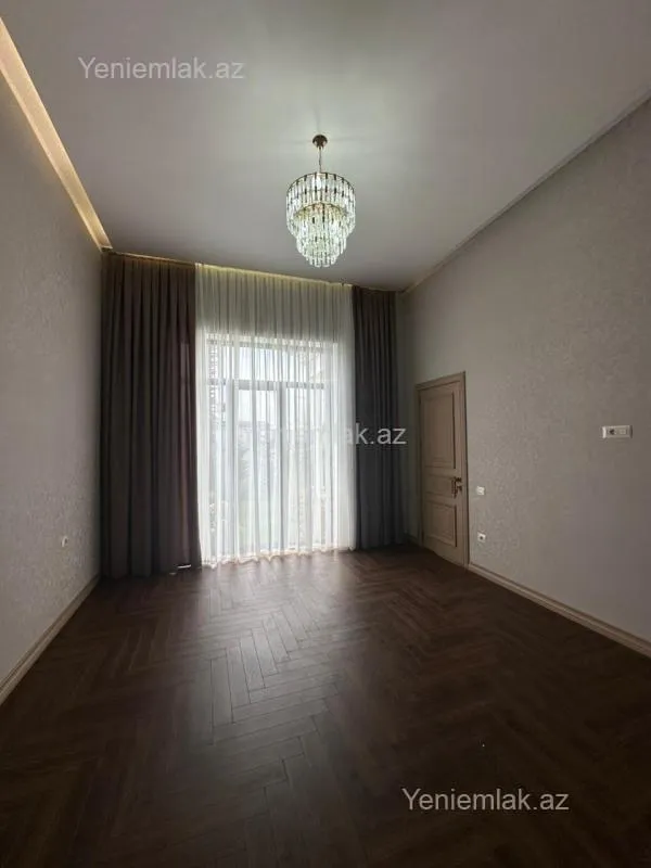 Satılır 4 otaqlı həyət evi 200 m²