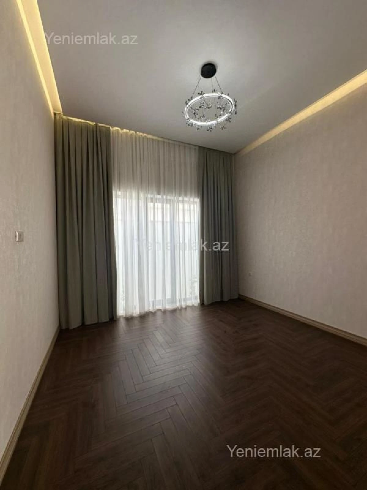 Satılır 4 otaqlı həyət evi 200 m²