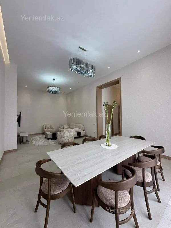 Satılır 4 otaqlı həyət evi 200 m²