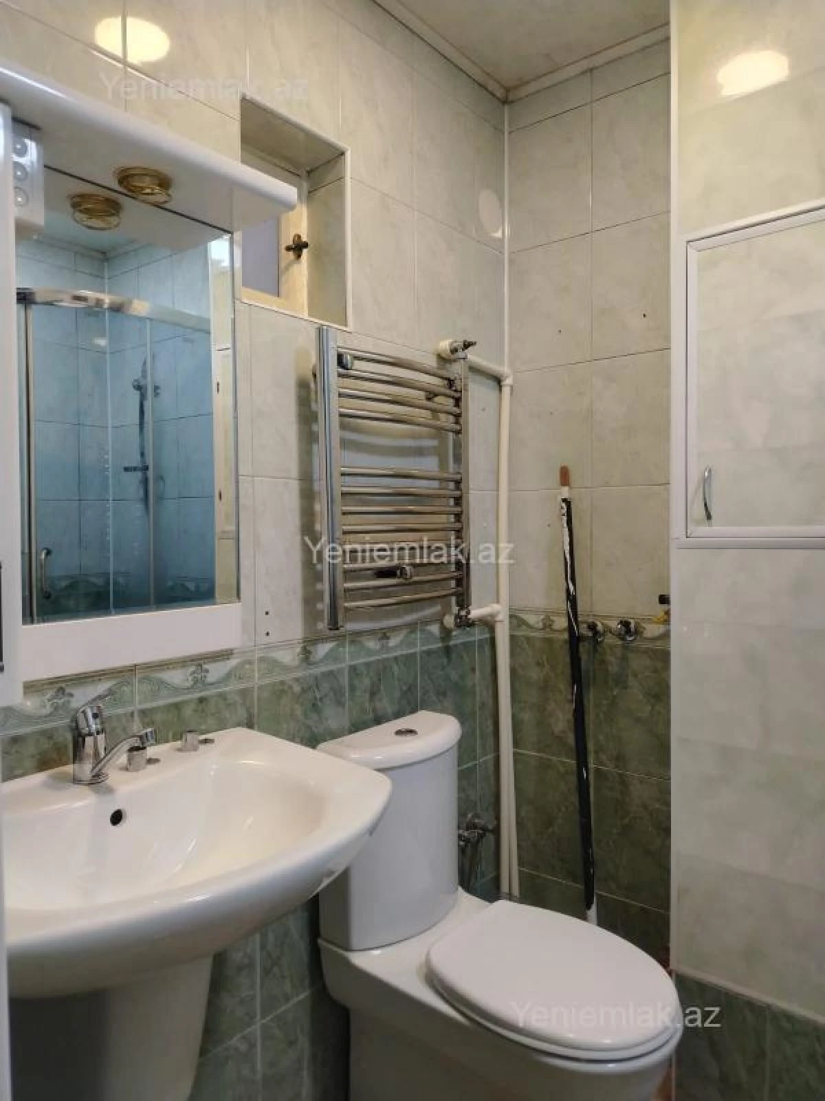 Satılır 9 otaqlı köhnə tikili 70 m²