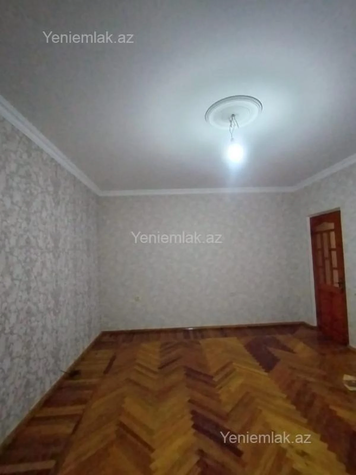Satılır 9 otaqlı köhnə tikili 70 m²