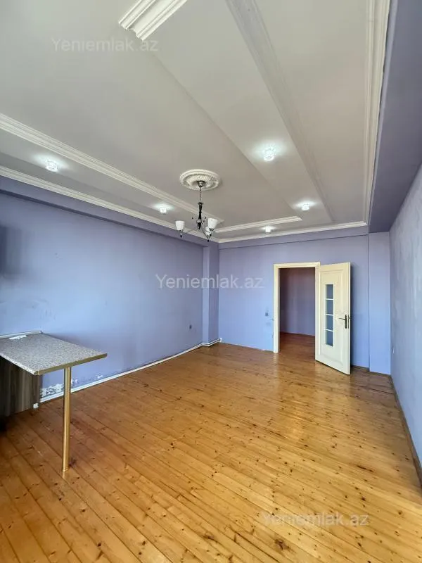 Satılır 3 otaqlı yeni tikili 80 m²